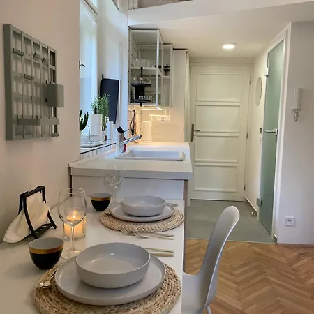 Urban Retreat I Modern Boho In Lovely Letna District - 10 Minutes From Old Town Daire