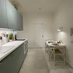 Urban Retreat I Modern Boho In Lovely Letna District - 10 Minutes From Old Town Apartament Praga