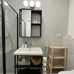 Urban Retreat I Modern Boho In Lovely Letna District - 10 Minutes From Old Town * Praga