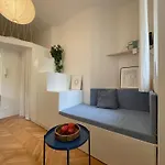 Urban Retreat I Modern Boho In Lovely Letna District - 10 Minutes From Old Town Apartament Praga