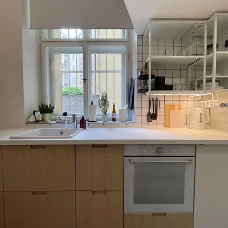 Urban Retreat I Modern Boho In Lovely Letna District - 10 Minutes From Old Town *