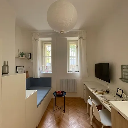 Urban Retreat I Modern Boho In Lovely Letna District - 10 Minutes From Old Town *