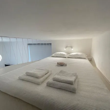 Urban Retreat I Modern Boho In Lovely Letna District - 10 Minutes From Old Town *