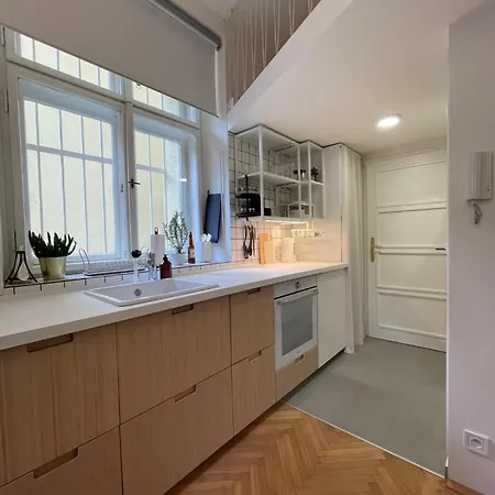 Urban Retreat I Modern Boho In Lovely Letna District - 10 Minutes From Old Town